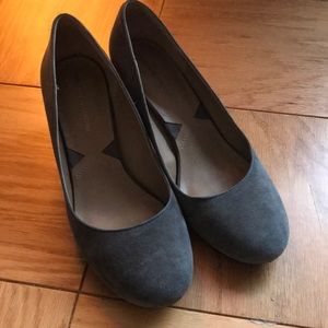 Gray Suede Adrienne Vittadini Shoes size 8M
